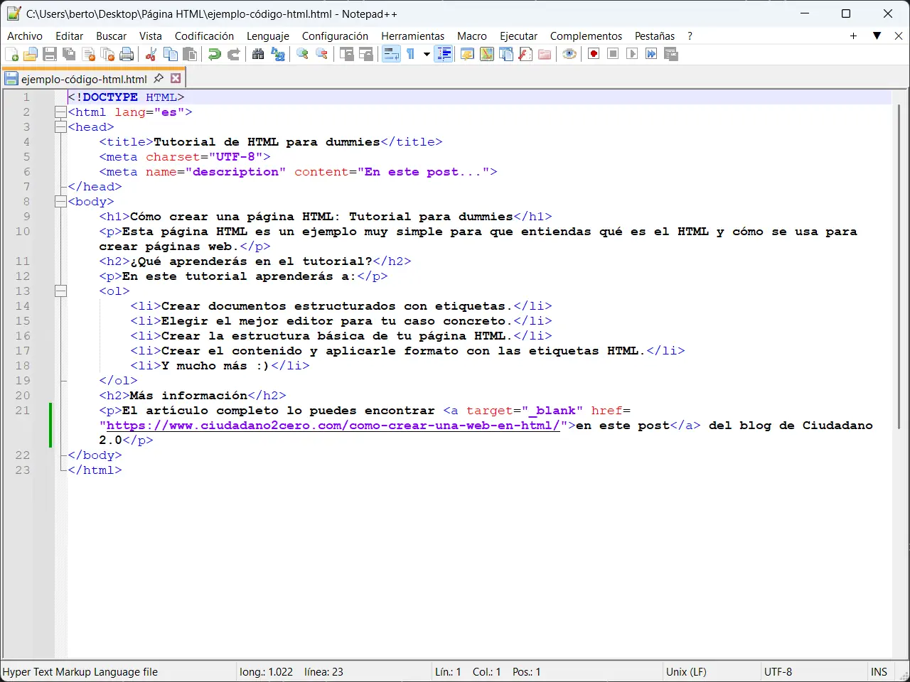 Código HTML de una página mínima abierto en el editor Notepad++.